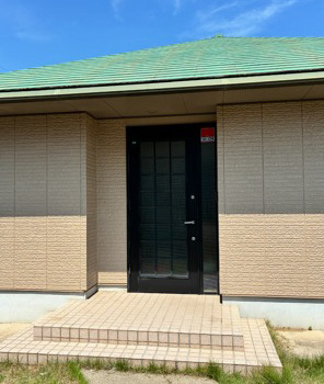 電気式で楽々施錠！冬も暖かい高断熱玄関ドア！